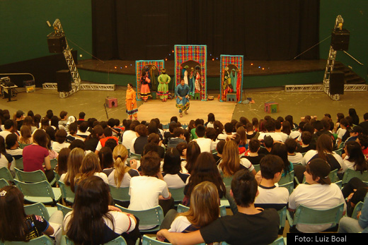 O Romance do Pavão Misterioso