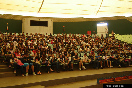 O Romance do Pavão Misterioso