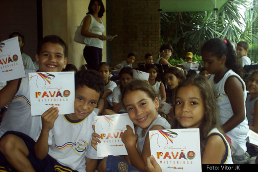 O Romance do Pavão Misterioso