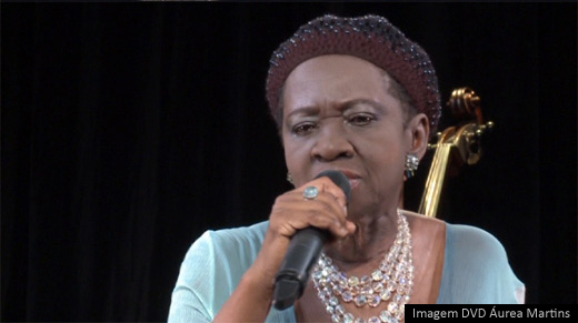 Áurea Martins – Iluminante